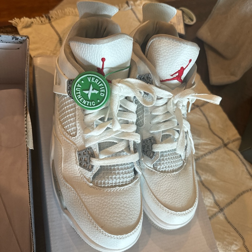 Air Jordan Retro 4s - Picture 2 of 3